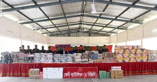 ফেনীতে কুরিয়ার সার্ভিসের গুদাম থেকে ভারতীয় অবৈধ পণ্য জব্দ